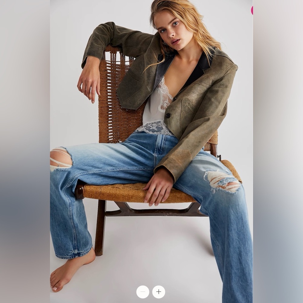 MOTHER High-Waisted Study Hover Jeans - Picture 2 of 12